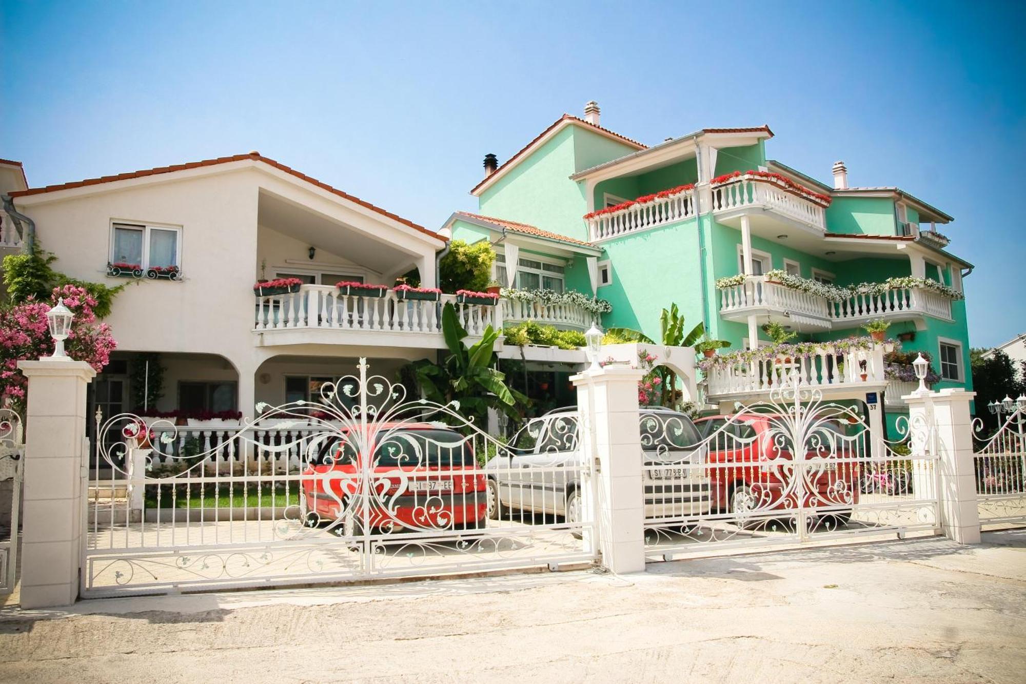 Apartments Katarine Zrinske فوديس المظهر الخارجي الصورة
